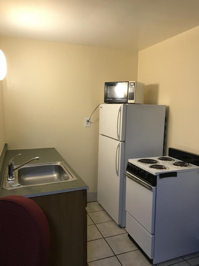 Relax Inn Of Medford Exterior photo