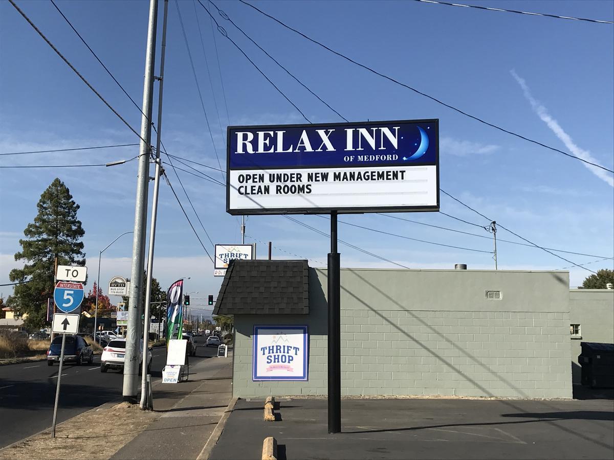 Relax Inn Of Medford Exterior photo